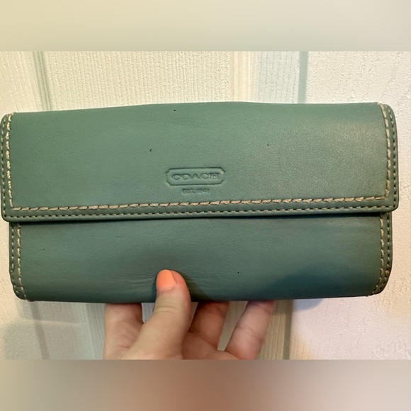 VINTAGE ROBIN EGG BLUE COACH WALLET IN GREAT CONDITION - Picture 13 of 13